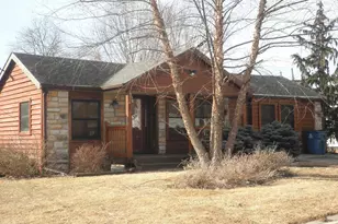 105 E Oakwood Dr, Byron, IL 61010 - Photo 3