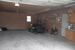 105 E Oakwood Dr, Byron, IL 61010 - Photo 11