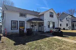 807-809 W Pleasant St, Freeport, IL 61032 - Photo 1