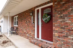 102 Windward Ln, Rochelle, IL 61068 - Photo 13