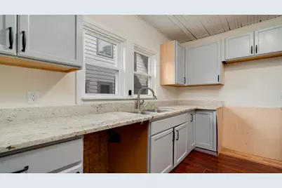 1611 Jackson Street, Rockford, IL 61107 - Photo 11