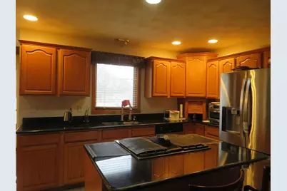 3204 Farmdale Lane, Freeport, IL 61032 - Photo 9