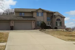 3204 Farmdale Ln, Freeport, IL 61032 - Photo 1