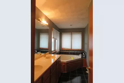 3204 Farmdale Lane, Freeport, IL 61032 - Photo 17