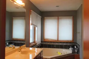 3204 Farmdale Ln, Freeport, IL 61032 - Photo 17