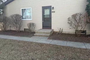 1827 Kerrybrook Ct, Sycamore, IL 60178 - Photo 17