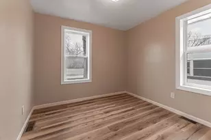 2803 Fairview Ave, Rockford, IL 61101 - Photo 11