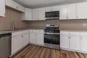 2803 Fairview Ave, Rockford, IL 61101 - Photo 5