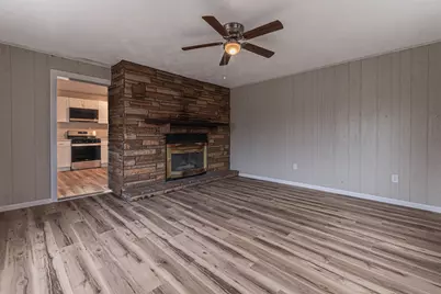 2803 Fairview Avenue, Rockford, IL 61101 - Photo 3