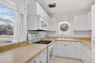 719 Parkside Dr, Rockford, IL 61108 - Photo 5