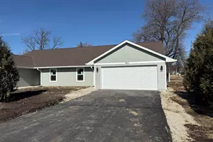 301 W South St, Durand, IL 61024 - Photo 1