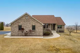 10023 Auburn Rd, Winnebago, IL 61088 - Photo 3