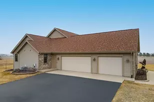 10023 Auburn Rd, Winnebago, IL 61088 - Photo 5