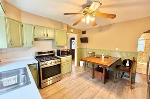 1506 Victoria Ave, Rockford, IL 61102 - Photo 9