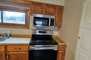 808 Crest View Trail, Byron, IL 61010 - Photo 5