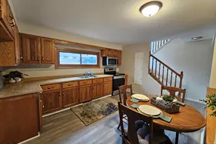 808 Crest View Trail, Byron, IL 61010 - Photo 3