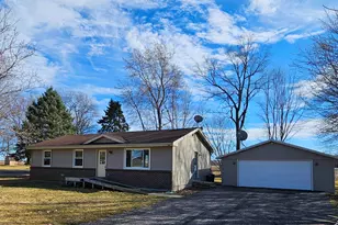 4696 Palmerstone Rd, Rockford, IL 61102 - Photo 1