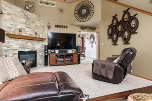 5209 Grand Cape Rd, Rockford, IL 61109 - Photo 5