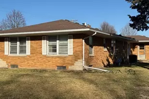 2430 8th St, Peru, IL 61354 - Photo 3