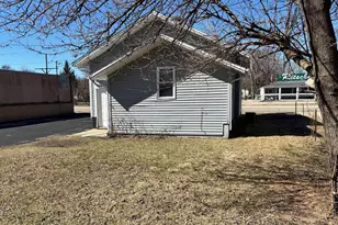 2930 11th St, Rockford, IL 61109 - Photo 25