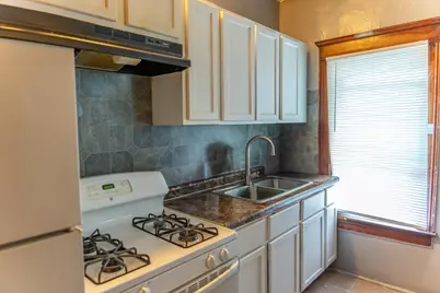 302 E Prospect Terrace, Freeport, IL 61032 - Photo 5