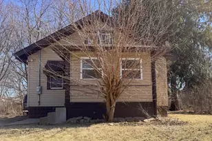136 Lexington Ave, Rockford, IL 61102 - Photo 1