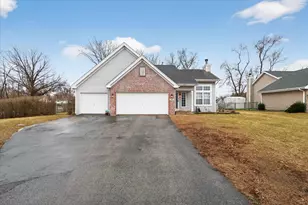 591 Rivercove Ct, Machesney Park, IL 61115 - Photo 3