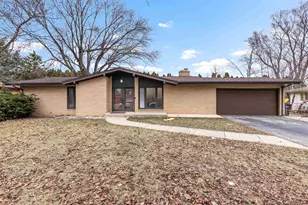 1303 Campus Hill Dr, Rockford, IL 61103 - Photo 1