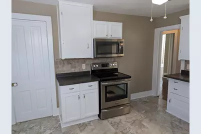 837 W Stephenson Street, Freeport, IL 61032 - Photo 3