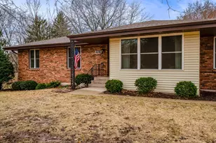 1570 Featherstone Rd, Rockford, IL 61107 - Photo 3