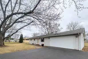 5790 Ada Dr, Roscoe, IL 61073 - Photo 1