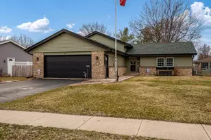 1019 Bunting Dr, Machesney Park, IL 61115 - Photo 1
