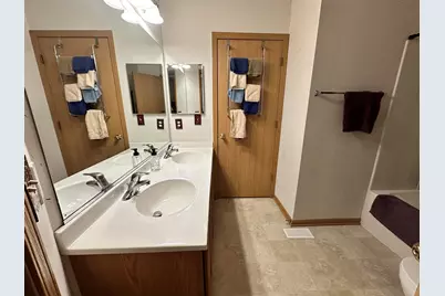 47D Rolling Oaks Road, Sugar Grove, IL 60554 - Photo 15