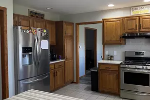 676 Sioux Dr, Freeport, IL 61032 - Photo 3