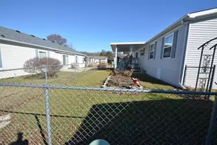 5634 Buttercup Ln, Machesney Park, IL 61115 - Photo 3