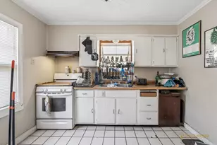 717 Ellis Ave, Rockford, IL 61103 - Photo 7