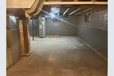 1027 S Chicago Avenue, Freeport, IL 61032 - Photo 11