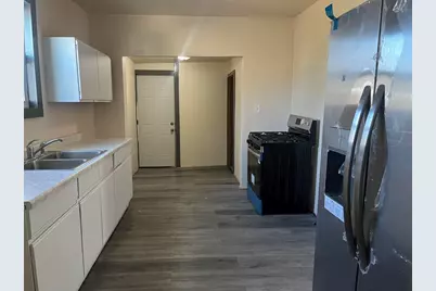 1027 S Chicago Avenue, Freeport, IL 61032 - Photo 3