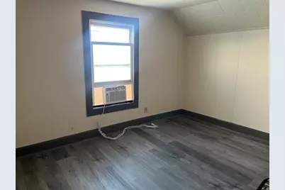 1027 S Chicago Avenue, Freeport, IL 61032 - Photo 9