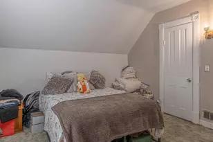 1618 Evergreen St, Rockford, IL 61101 - Photo 17