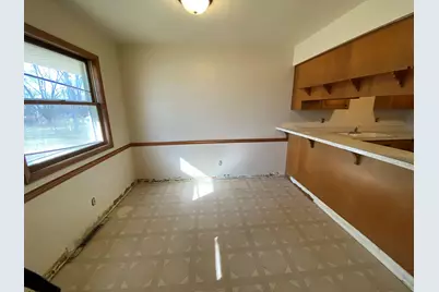 2221 Denver Drive, Rockford, IL 61108 - Photo 7