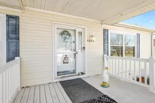 5647 Lidden Ln, Machesney Park, IL 61115 - Photo 7