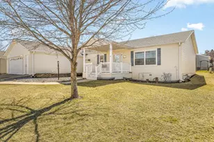 5647 Lidden Ln, Machesney Park, IL 61115 - Photo 1