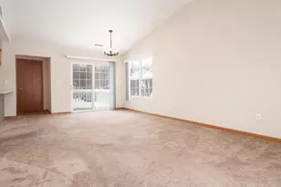 2530 Edgewood Dr, Beloit, WI 53511 - Photo 9