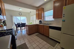 906 Cynthia Ln, Lake in the Hills, IL 60156 - Photo 13