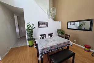 906 Cynthia Ln, Lake in the Hills, IL 60156 - Photo 9