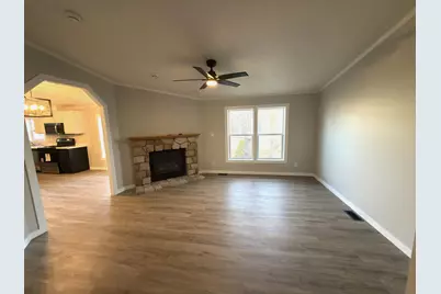447 Seasons Parkway, Belvidere, IL 61008 - Photo 5