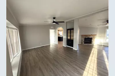 447 Seasons Parkway, Belvidere, IL 61008 - Photo 3