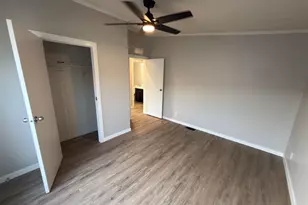 447 Seasons Pkwy, Belvidere, IL 61008 - Photo 21