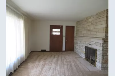 1541 La Cresta, Freeport, IL 61032 - Photo 5